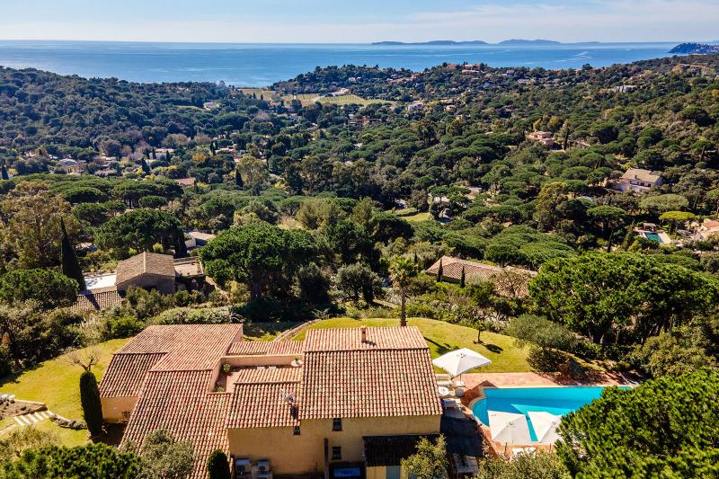 6000 m2 perceel 