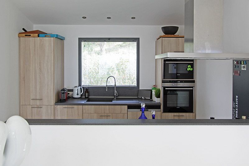 Moderne open keuken op niveau living