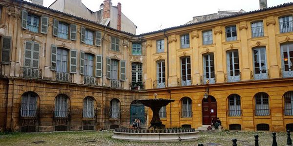  Place d’Albertas overzicht